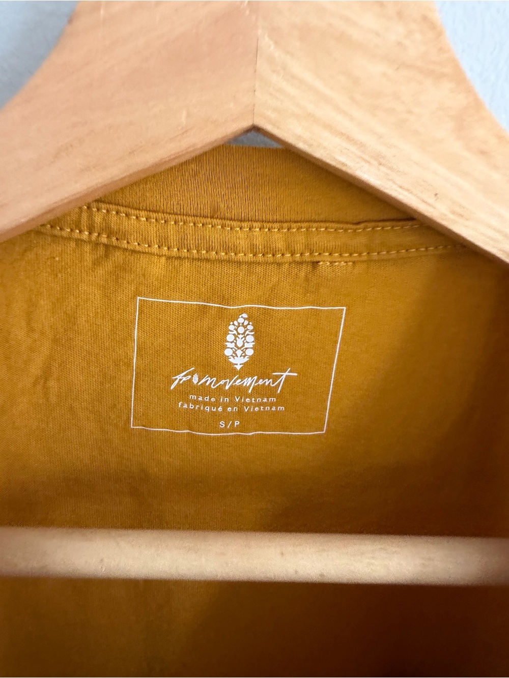 FP Movement Free People Inspire Oversized Crop Tee Yellow Logo Size S - Picture 3 of 5